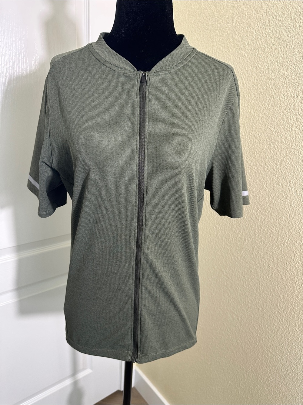 REI co op Olive Green zip up cycling shirt. Small